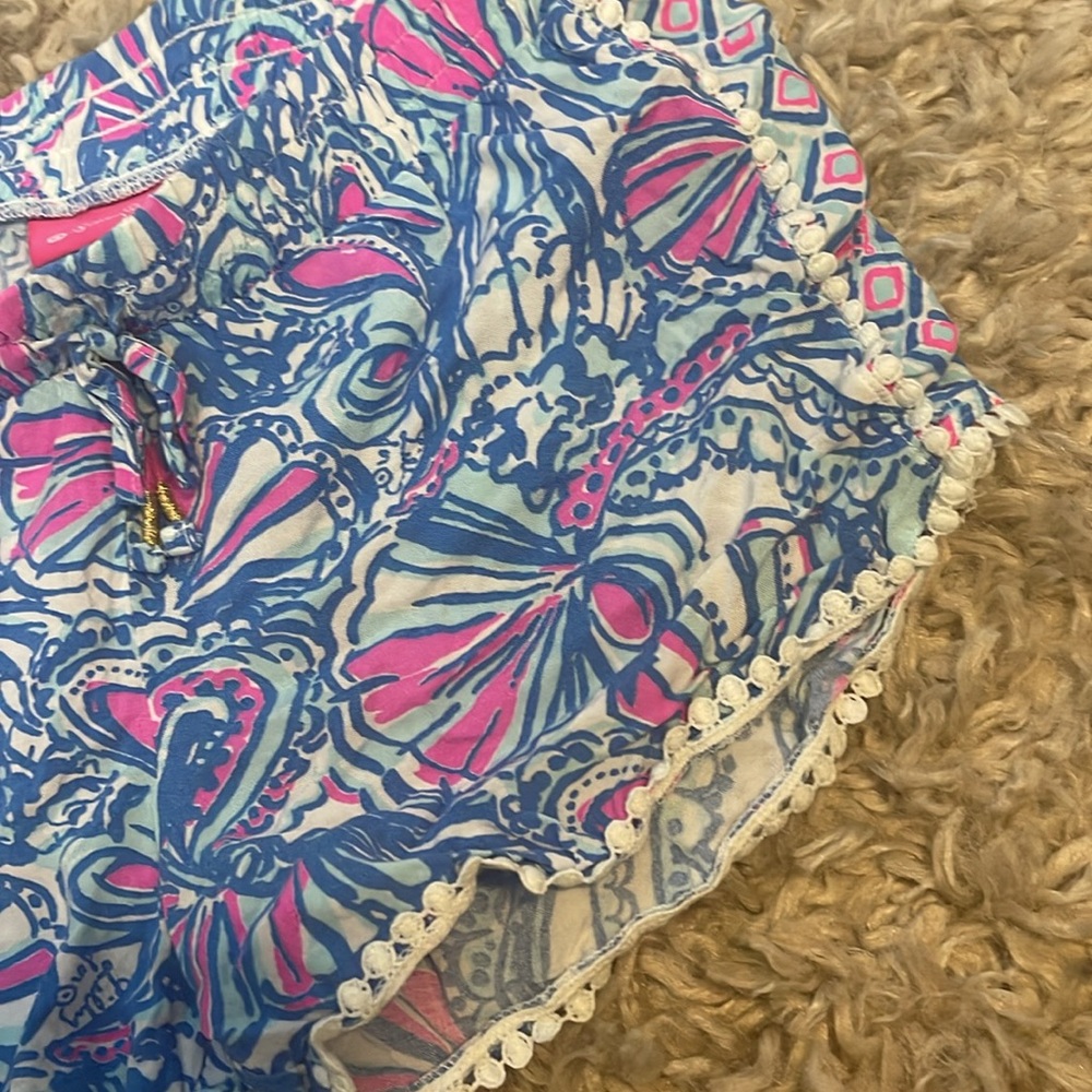 Lilly Pulitzer large 10 12 girls shorts - Picture 2 of 3